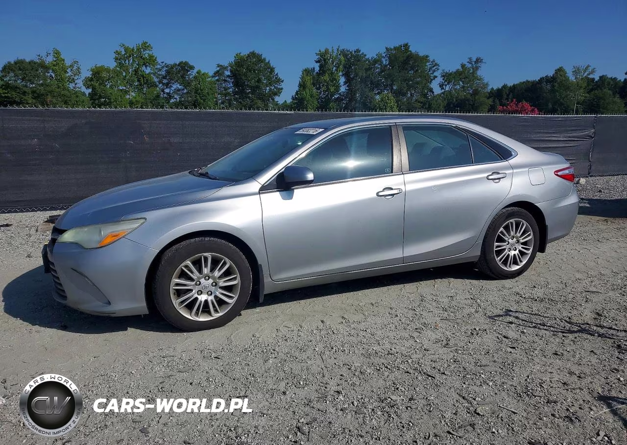 2015 Toyota Camry Le VIN:4T1BF1FK8FU940551 - 1