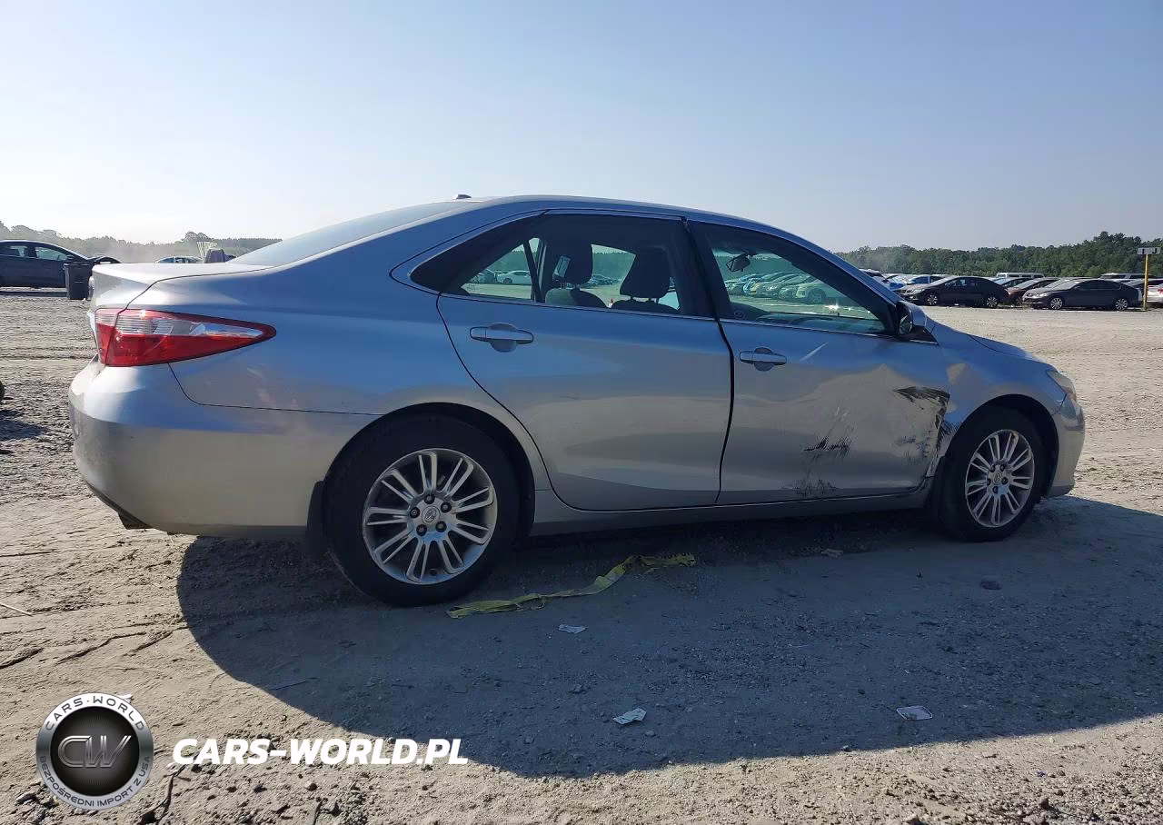 2015 Toyota Camry Le VIN:4T1BF1FK8FU940551 - 3
