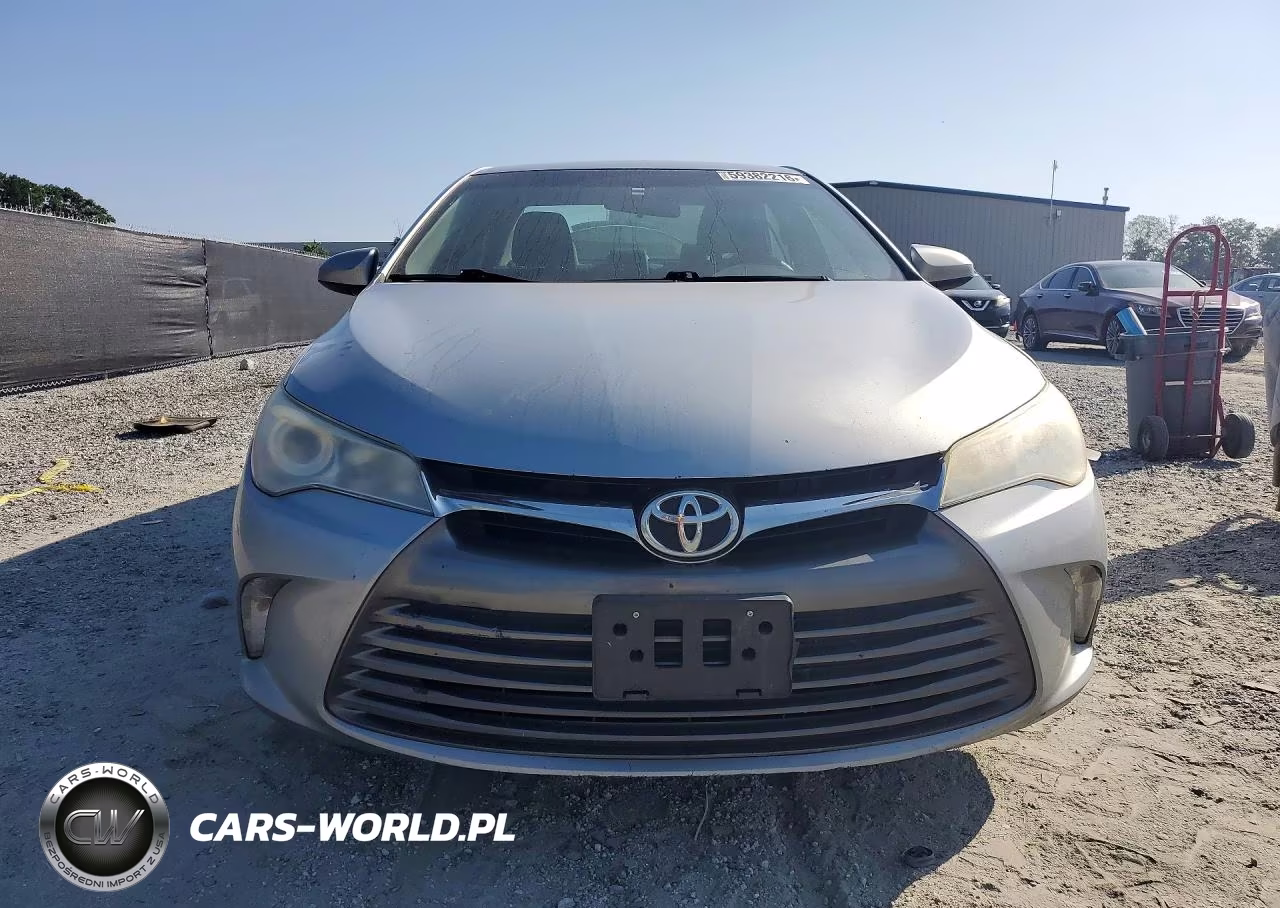 2015 Toyota Camry Le VIN:4T1BF1FK8FU940551 - 5