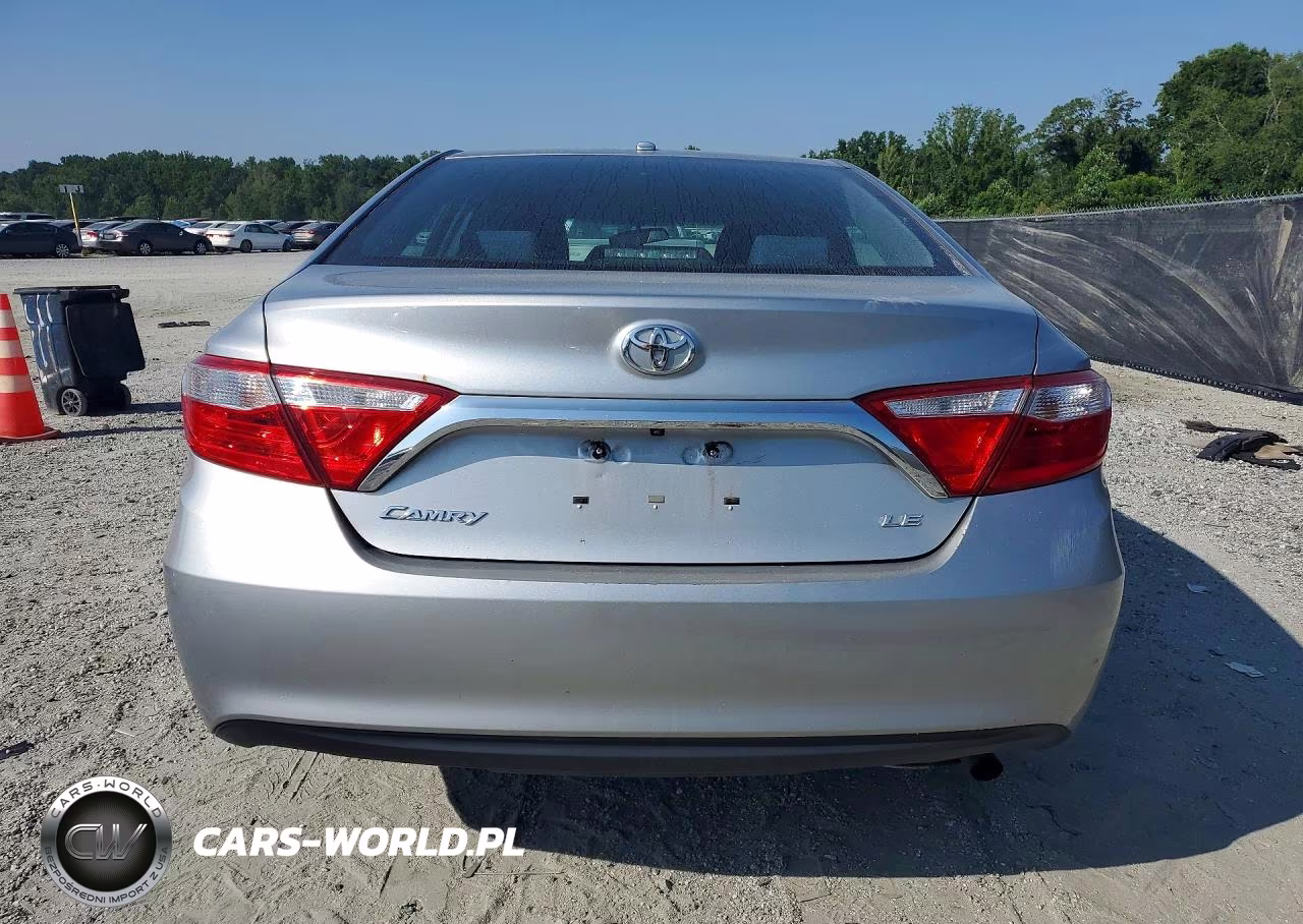 2015 Toyota Camry Le VIN:4T1BF1FK8FU940551 - 6