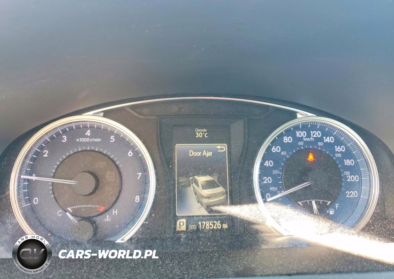 2015 Toyota Camry Le VIN:4T1BF1FK8FU940551 - 9