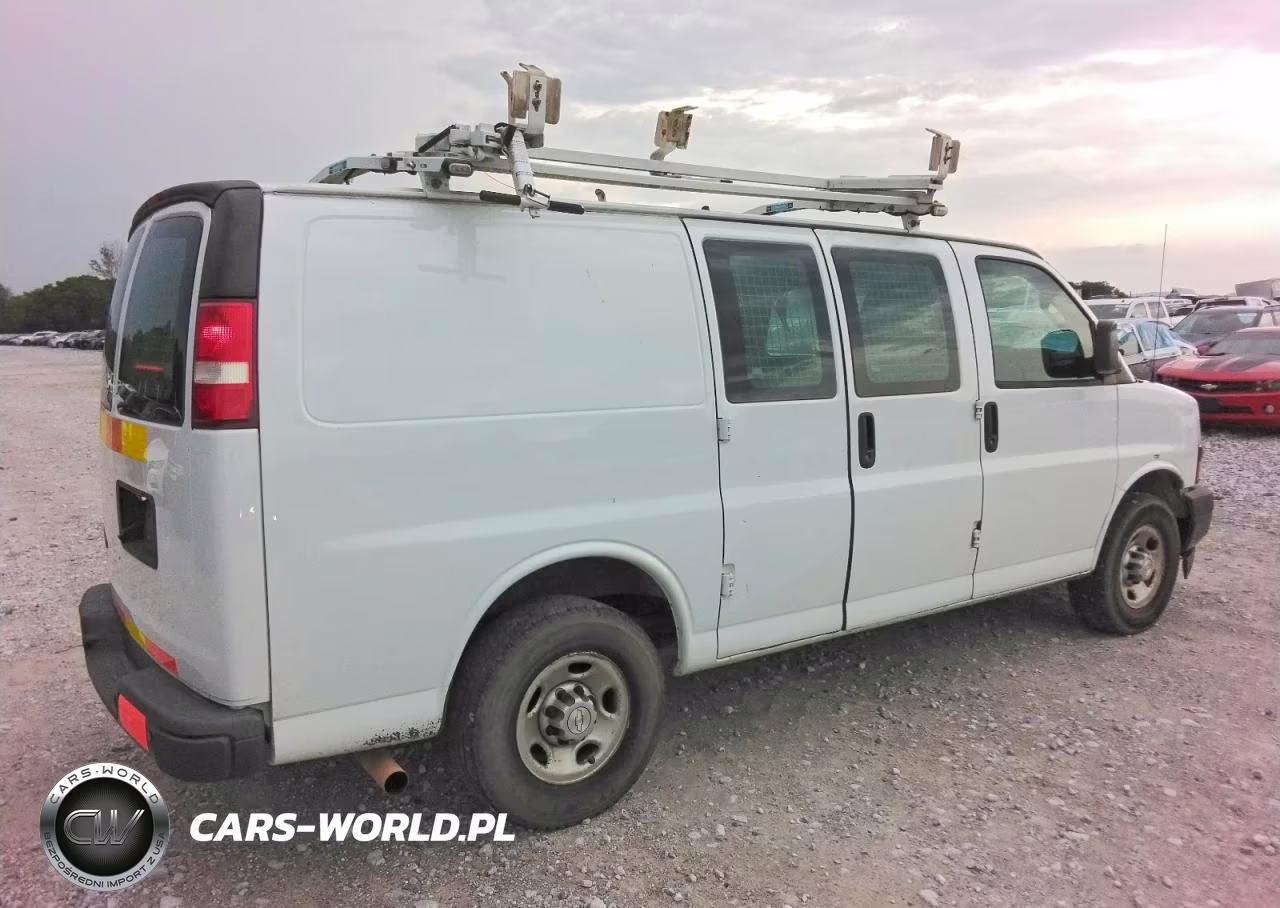 2018 Chevrolet Express G2500 VIN:1GCWGAFP2J1183185 - 3