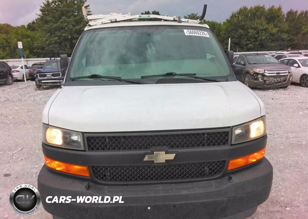 2018 Chevrolet Express G2500 VIN:1GCWGAFP2J1183185 - 5