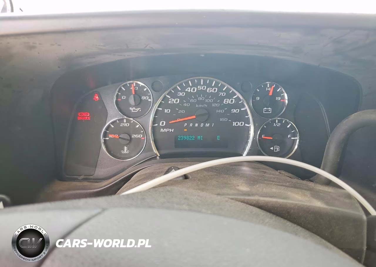 2018 Chevrolet Express G2500 VIN:1GCWGAFP2J1183185 - 9