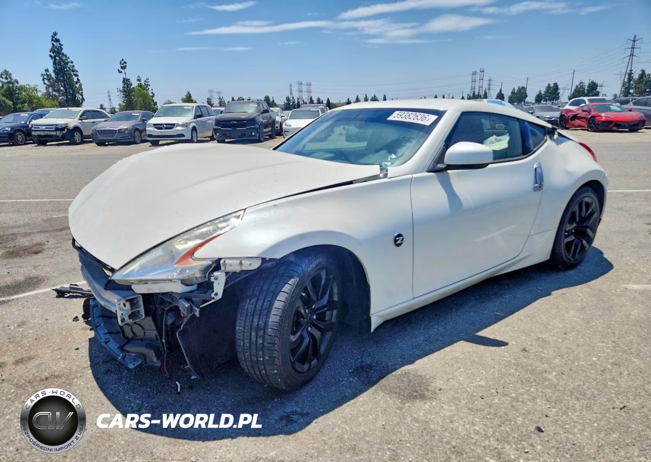 2016 Nissan 370Z Base – zdjęcie 1 z 12