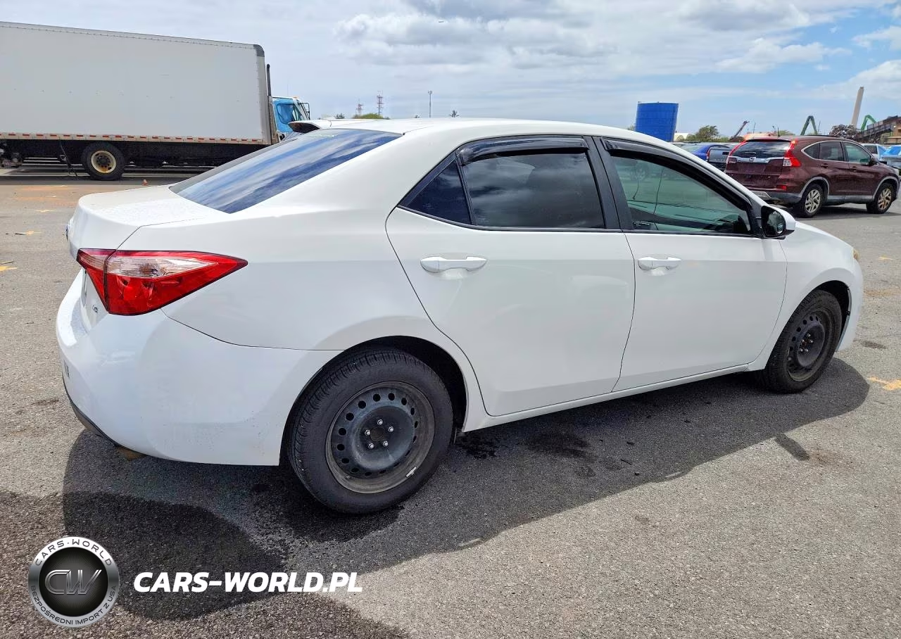 2017 Toyota Corolla L VIN:5YFBURHEXHP588542 - 3