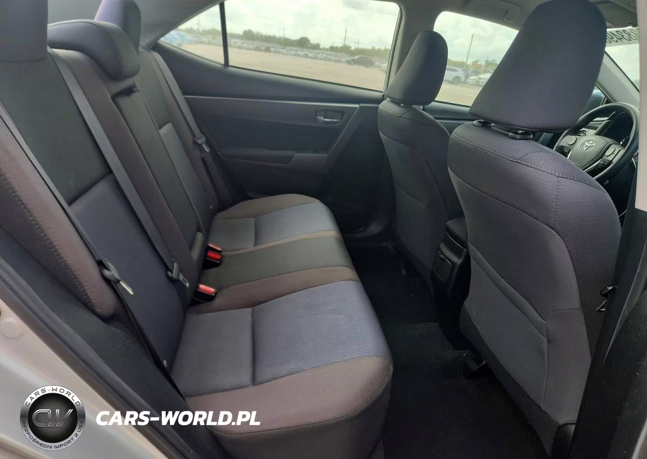 2017 Toyota Corolla Le VIN:5YFBURHEXHP707593 - 10
