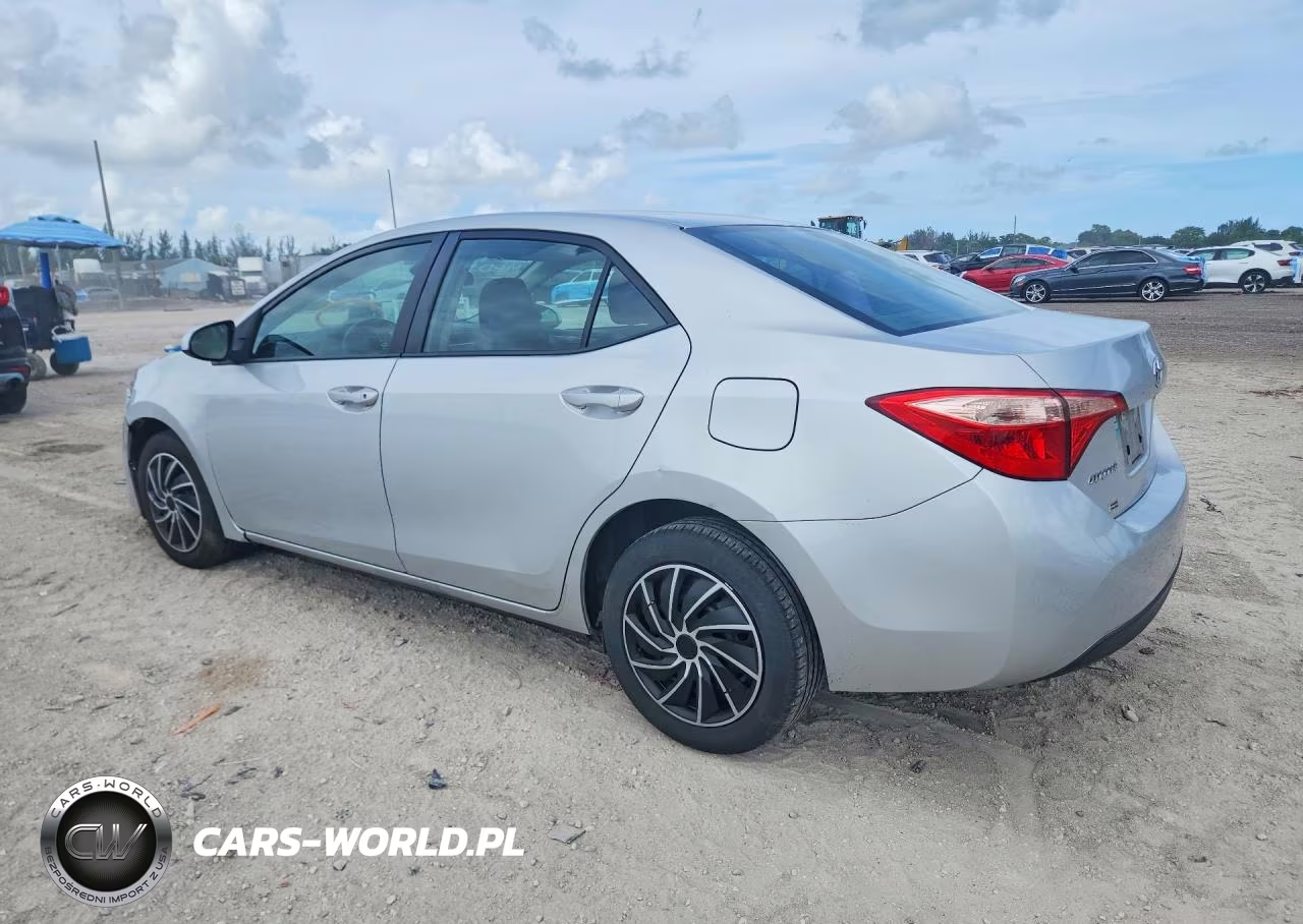 2017 Toyota Corolla Le VIN:5YFBURHEXHP707593 - 2