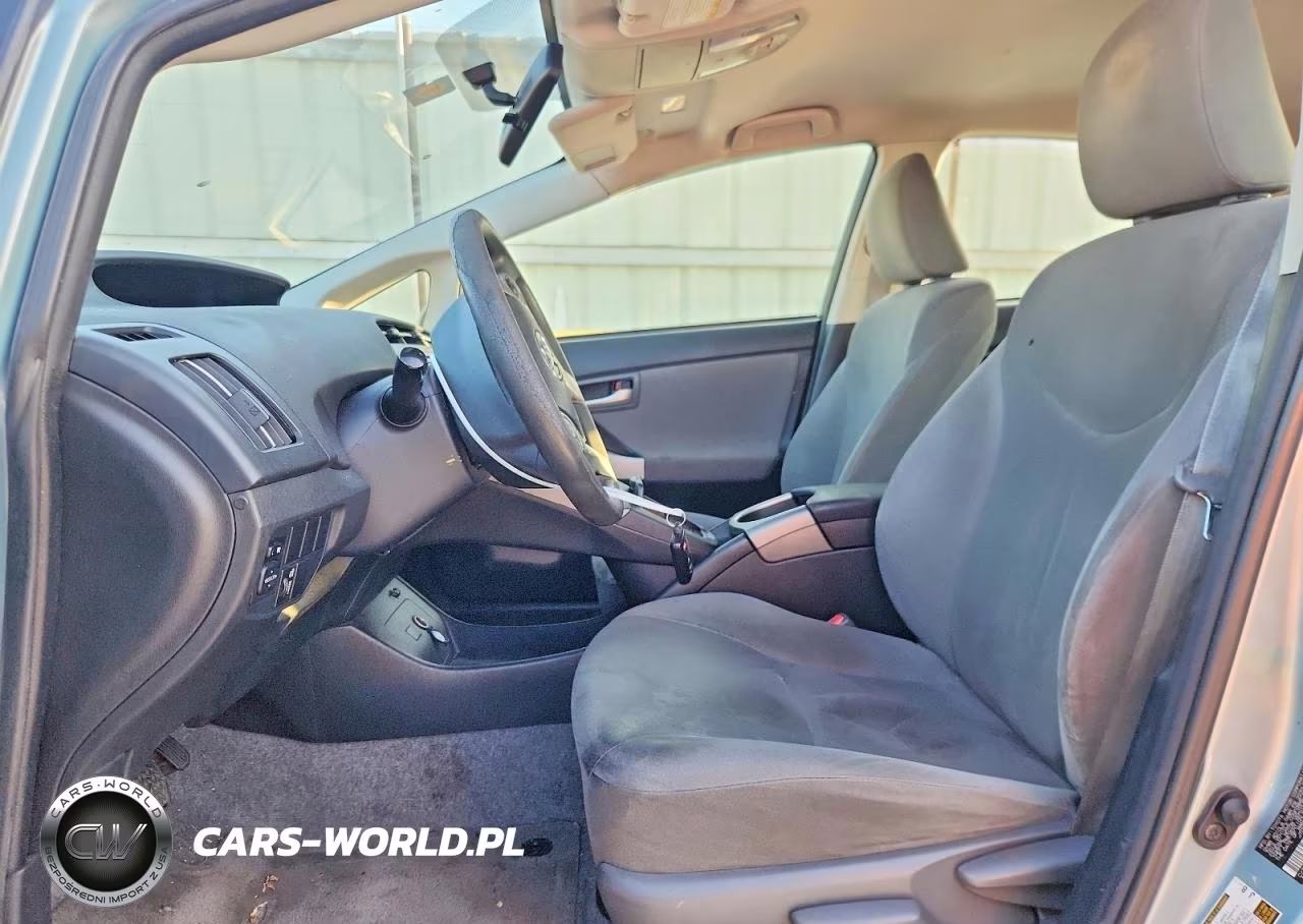 2015 Toyota Prius Two VIN:JTDKN3DU6F1982533 - 7