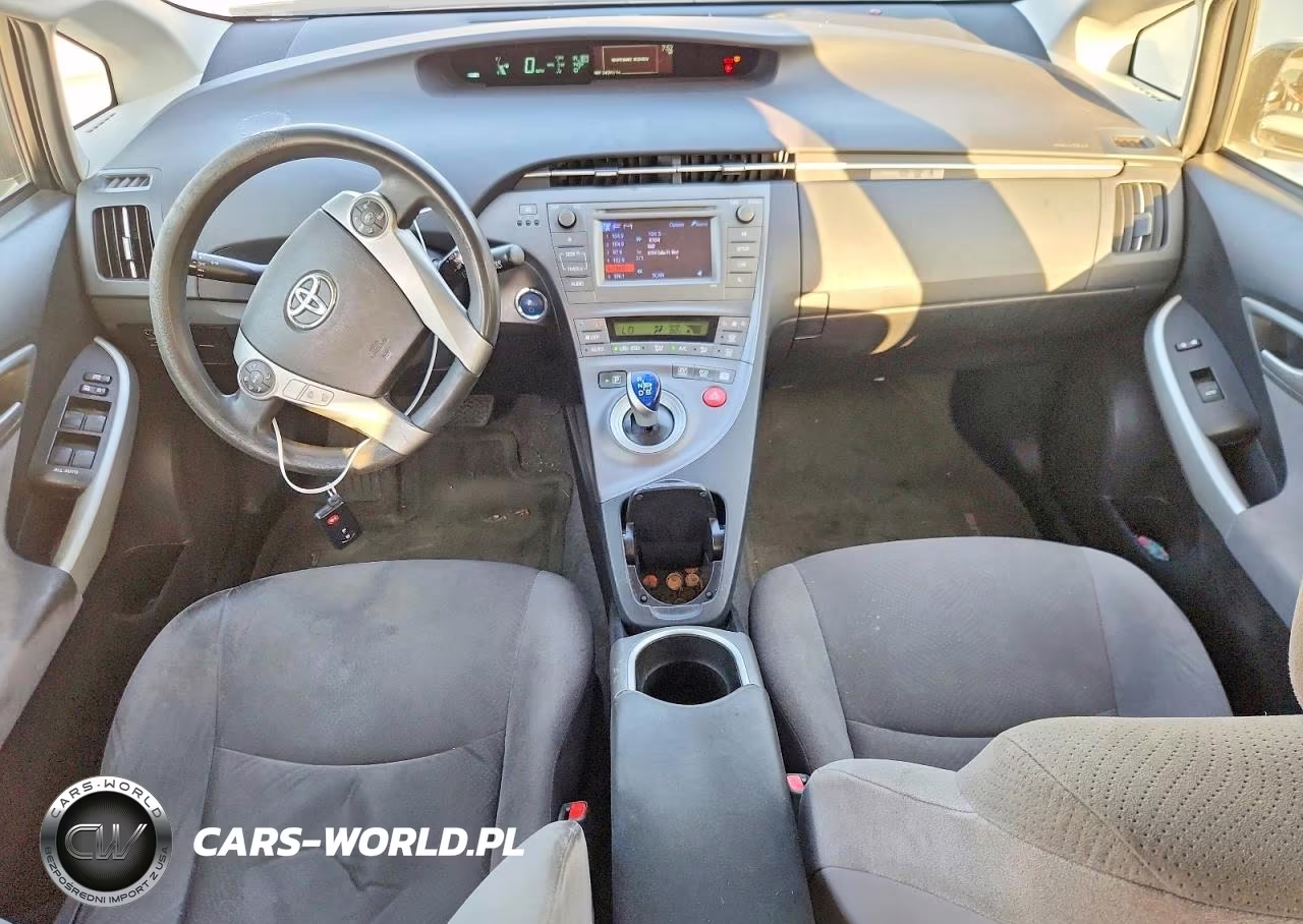 2015 Toyota Prius Two VIN:JTDKN3DU6F1982533 - 8