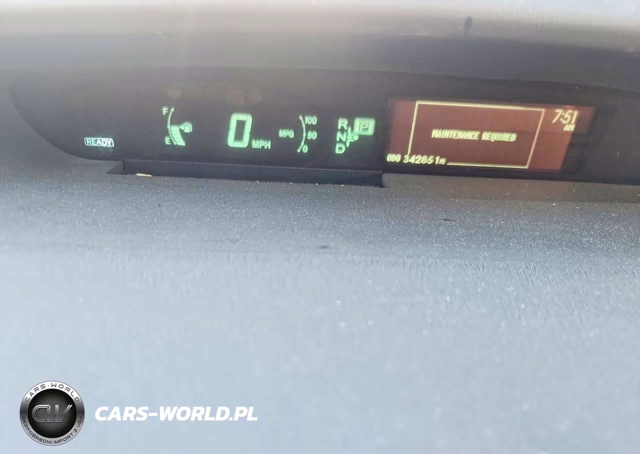 2015 Toyota Prius Two VIN:JTDKN3DU6F1982533 - 9
