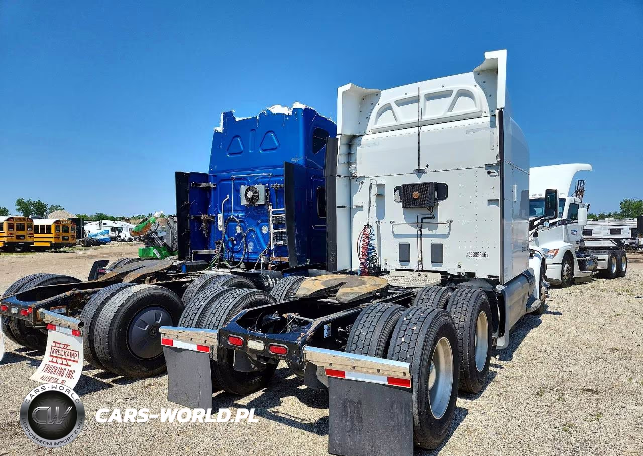 2018 Peterbilt 579 VIN:1XPBDP9X8JD484059 - 4