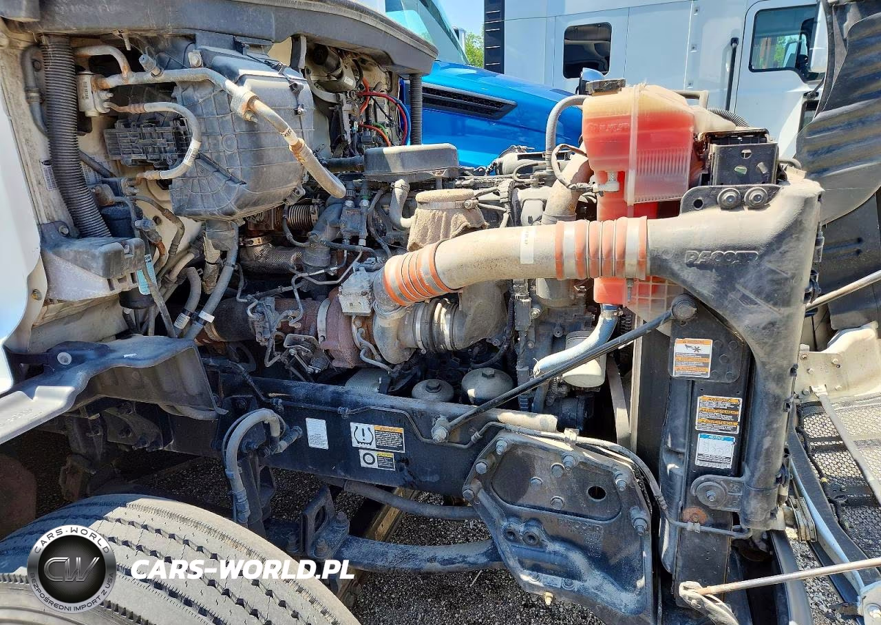 2018 Peterbilt 579 VIN:1XPBDP9X8JD484059 - 9