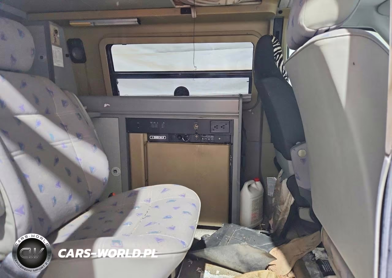 1999 Volkswagen Eurovan VIN:WV2EH8700XH000628 - 11