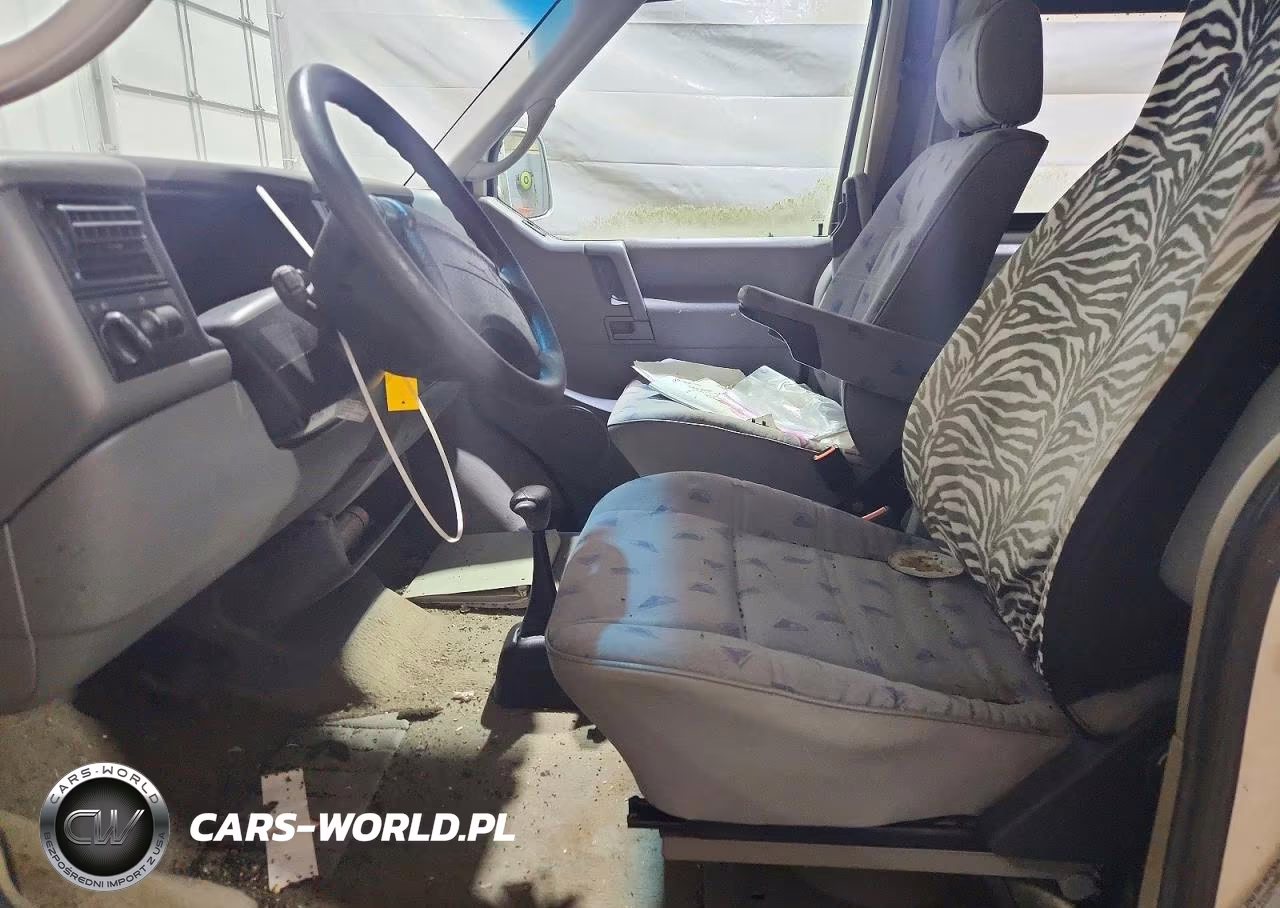 1999 Volkswagen Eurovan VIN:WV2EH8700XH000628 - 7