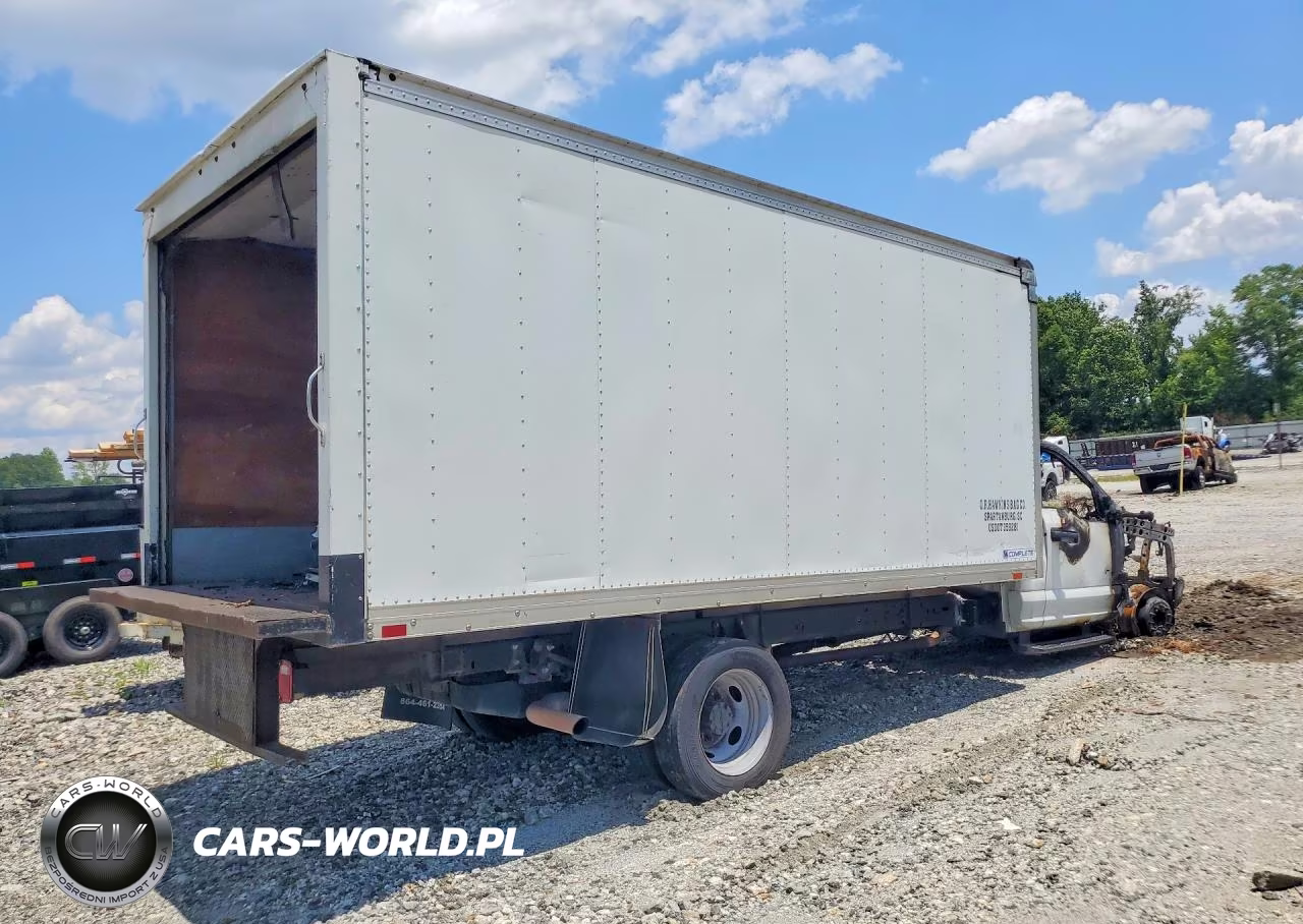 2022 Ford F550 Super Duty Box Truck VIN:1FDUF5GN0NEE62773 - 3