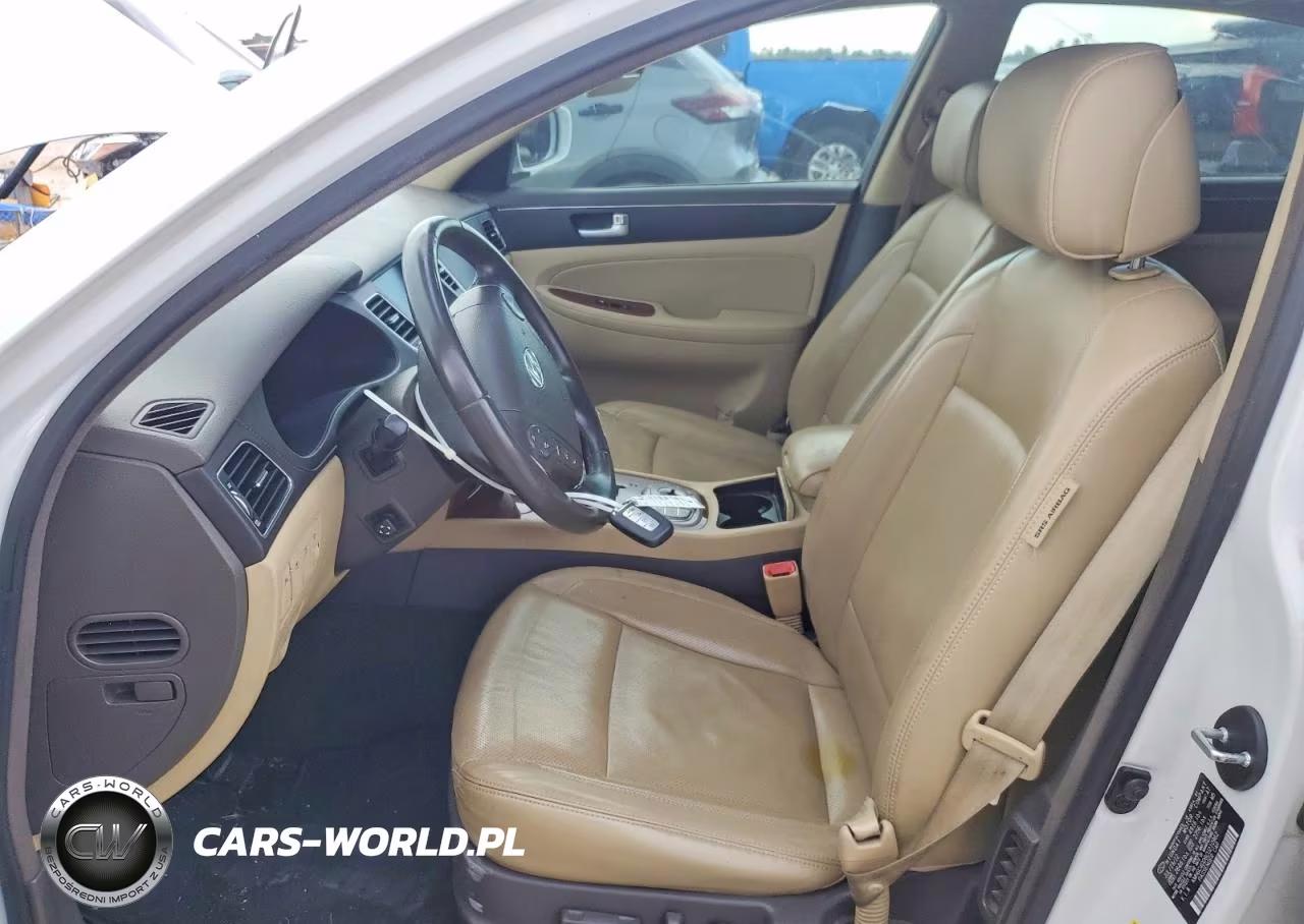 2012 Hyundai Genesis 3.8L VIN:KMHGC4DD6CU210962 - 7