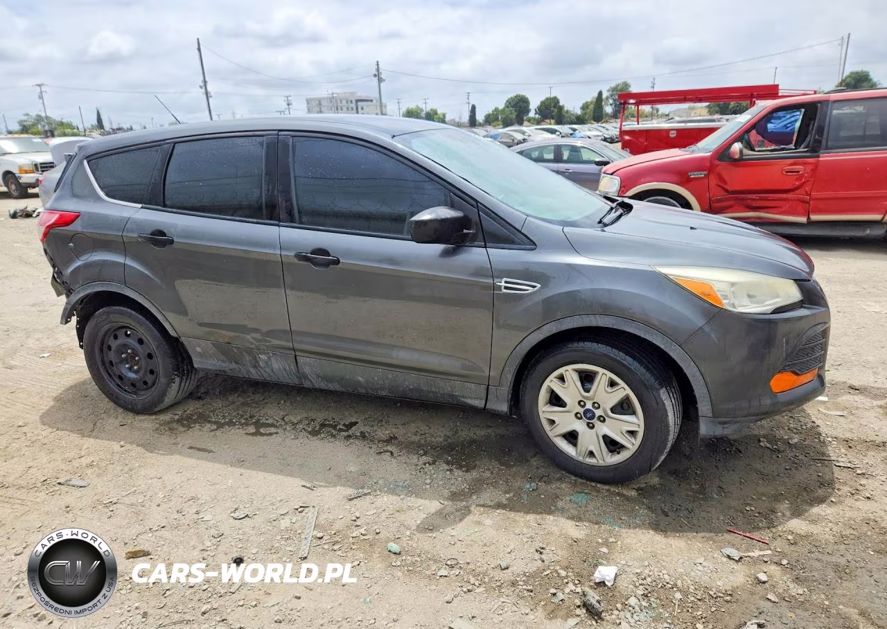 2015 Ford Escape S VIN:1FMCU0F78FUA08947 - 4