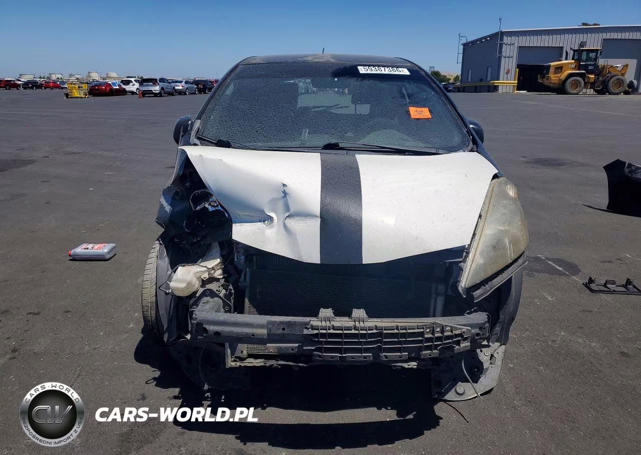 2011 Honda Fit Sport VIN:JHMGE8H52BC006266 - 5