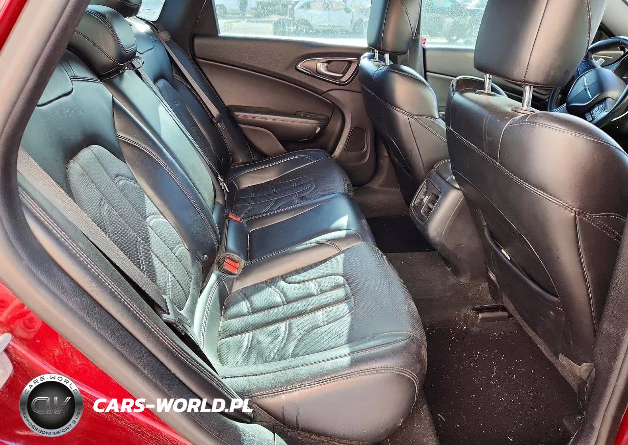 2015 Chrysler 200 S VIN:1C3CCCDGXFN690823 - 10