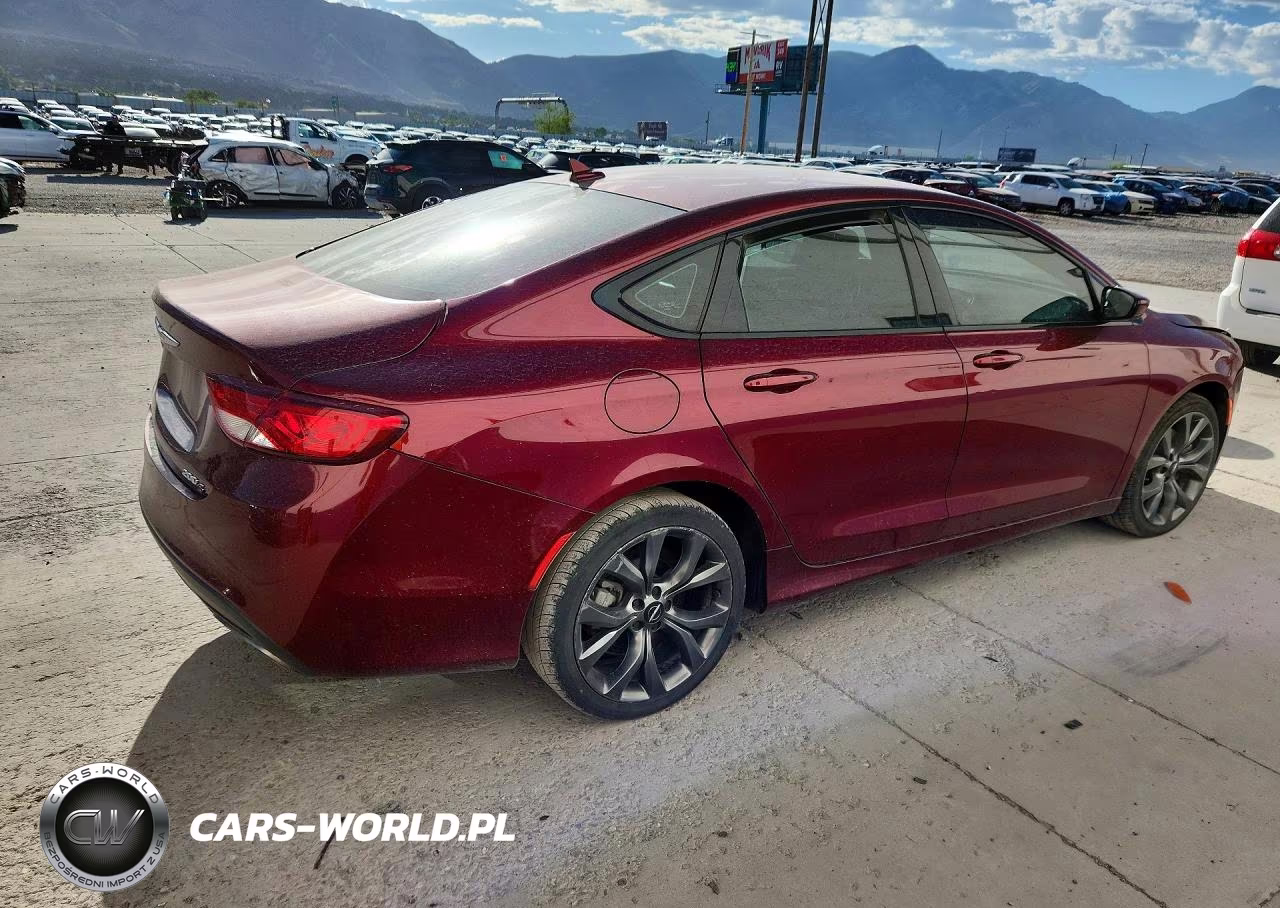 2015 Chrysler 200 S VIN:1C3CCCDGXFN690823 - 3