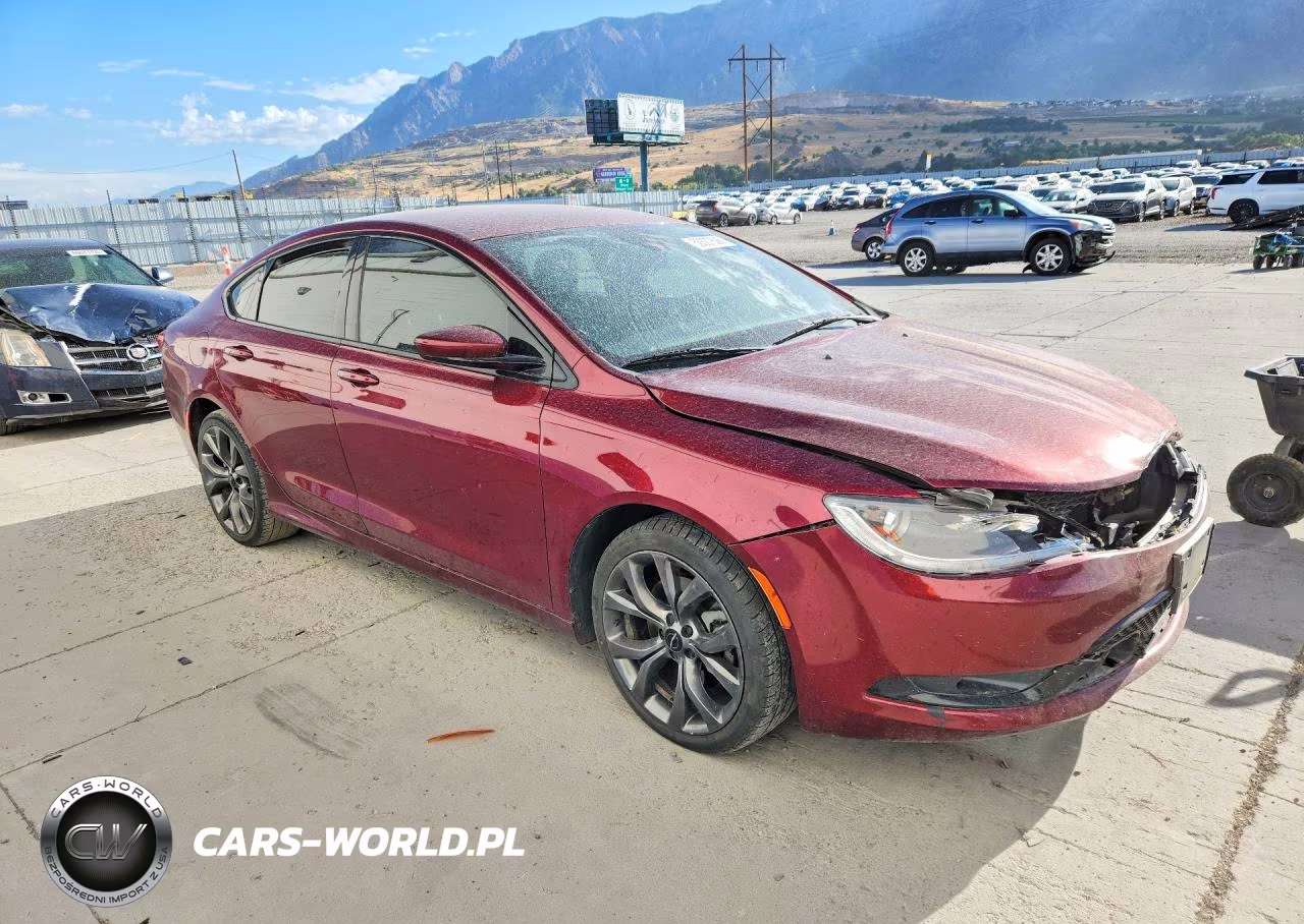 2015 Chrysler 200 S VIN:1C3CCCDGXFN690823 - 4