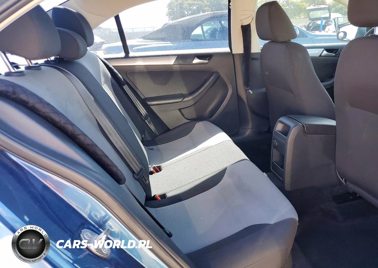 2017 Volkswagen Jetta S VIN:3VW2B7AJ1HM373704 - 10