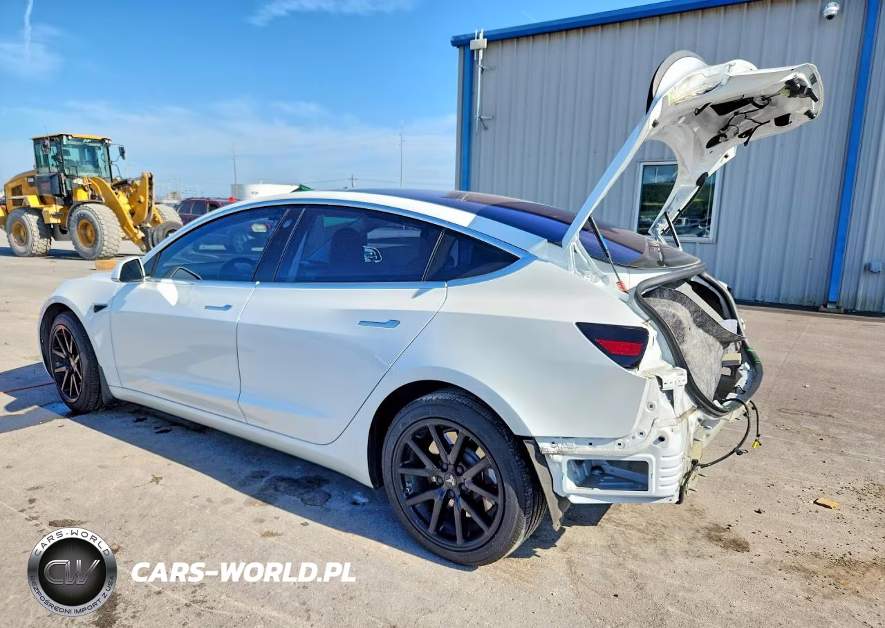 2018 Tesla Model 3 VIN:5YJ3E1EA0JF005689 - 2