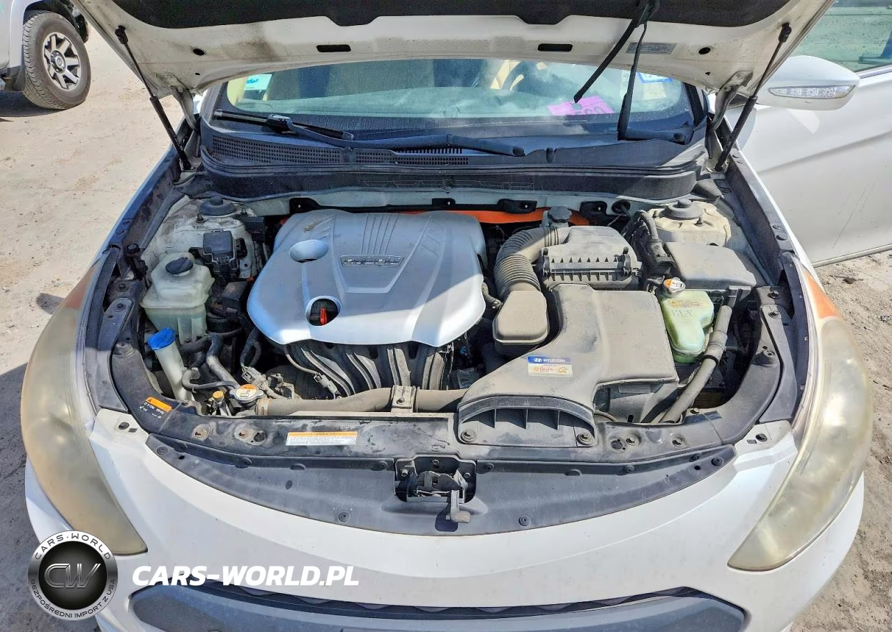 2015 Hyundai Sonata Hybrid Base VIN:KMHEC4A47FA123895 - 11