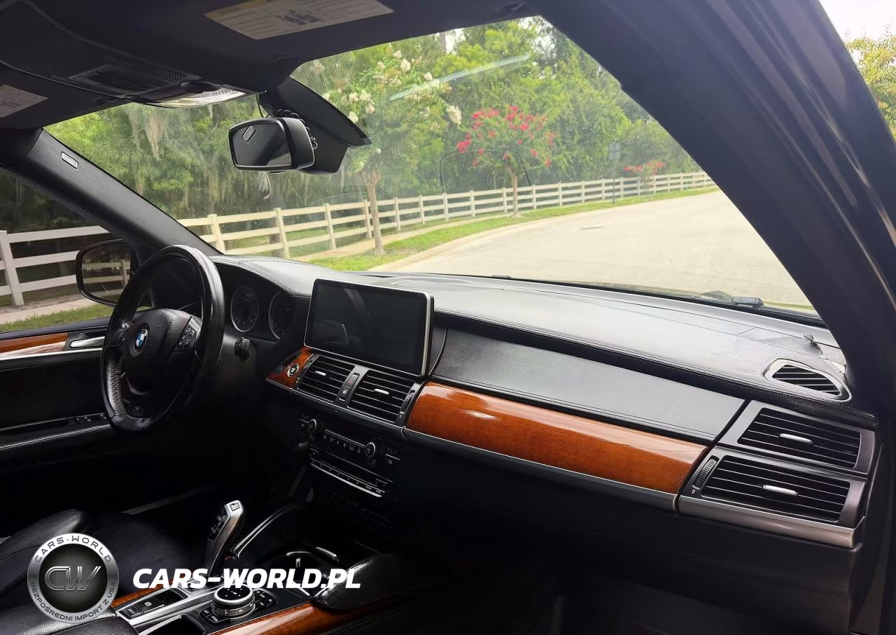 2013 BMW X5 M VIN:5YMGYOC53DLL15689 - 9