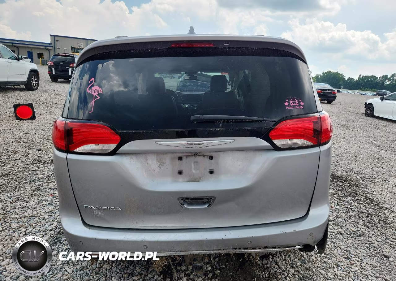 2017 Chrysler Pacifica Touring L VIN:2C4RC1BG5HR534336 - 6