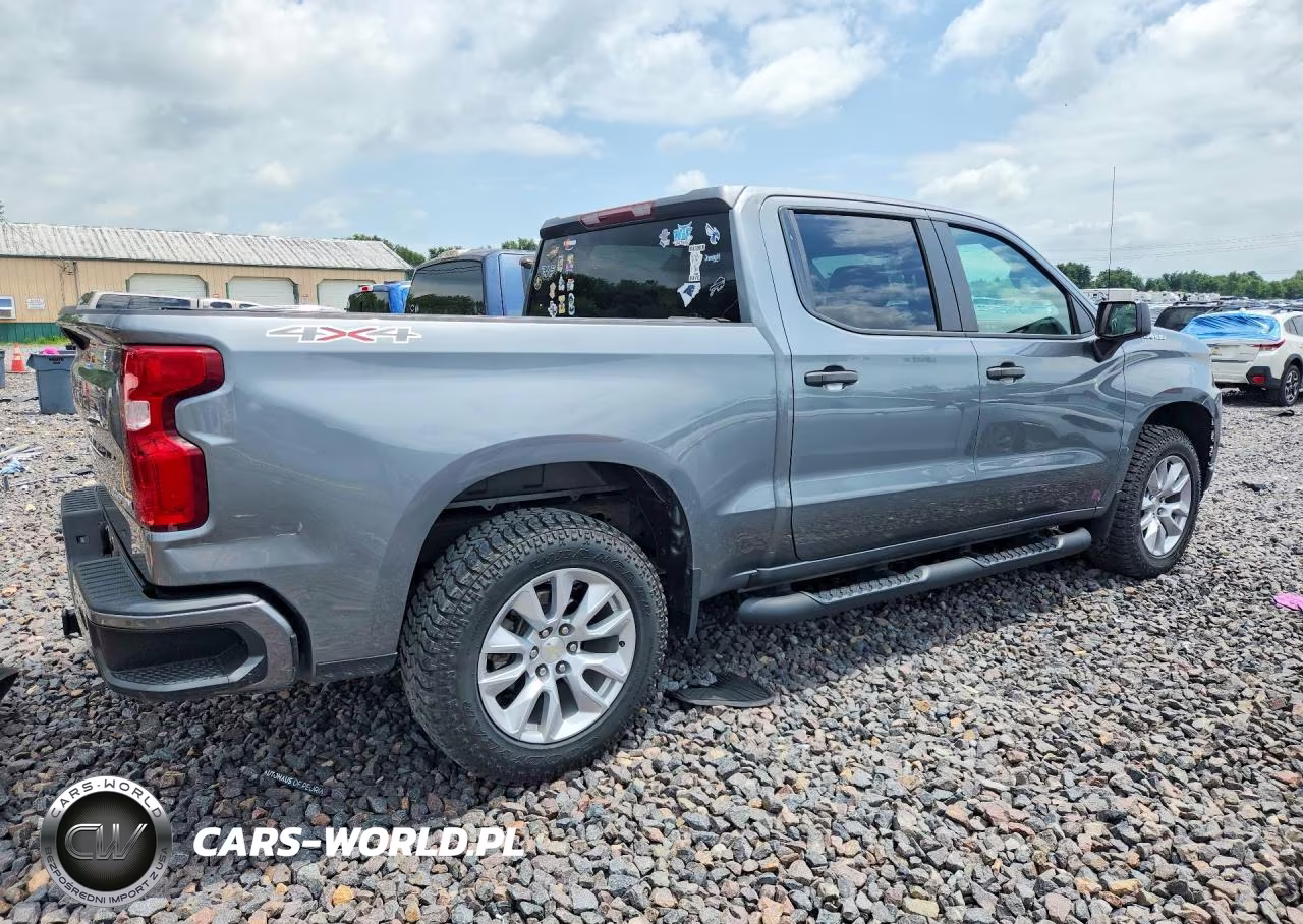 2021 Chevrolet Silverado K1500 Custom VIN:3GCUYBEF1MG140885 - 3