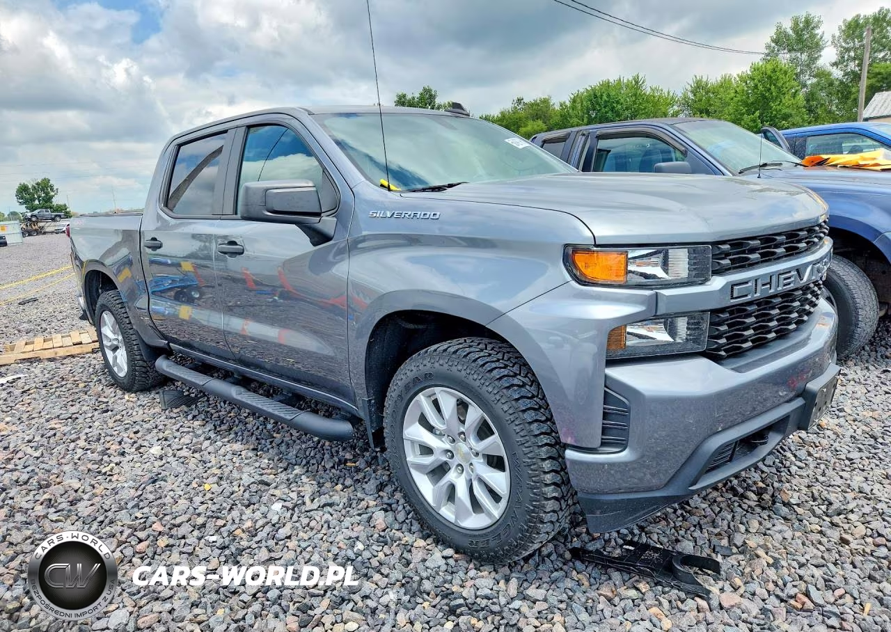 2021 Chevrolet Silverado K1500 Custom VIN:3GCUYBEF1MG140885 - 4