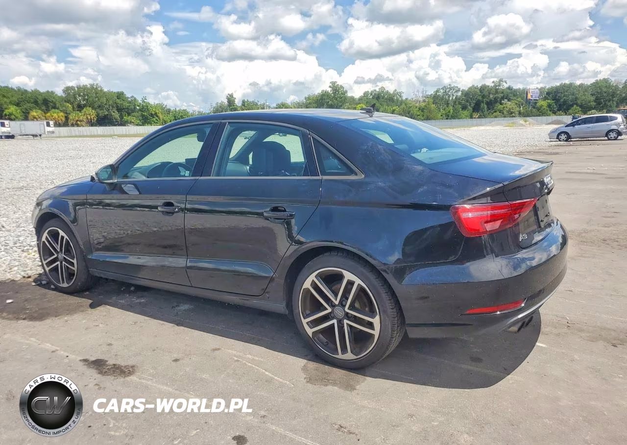 2018 Audi A3 Premium VIN:WAUAUGFF6J1006830 - 2