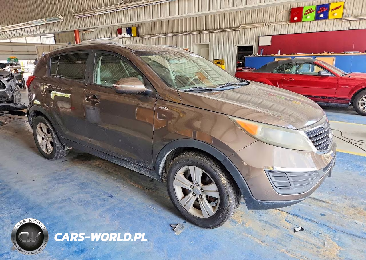 2011 Kia Sportage Lx VIN:KNDPBCA2XB7052773 - 4