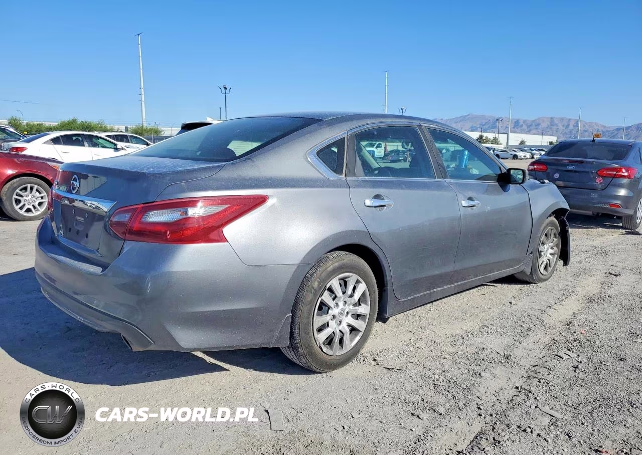 2018 Nissan Altima 2.5 S VIN:1N4AL3AP4JC220269 - 3