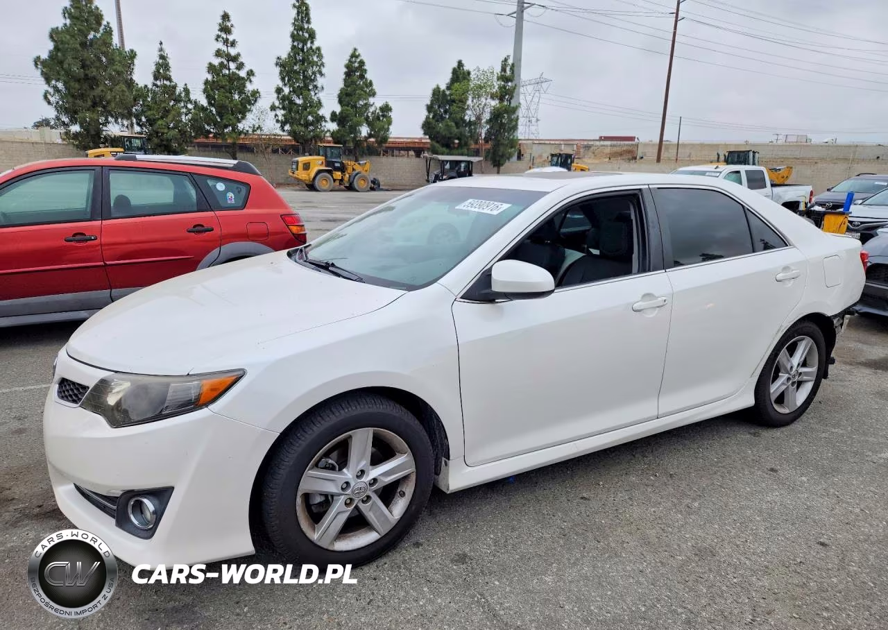 2014 Toyota Camry Se – zdjęcie 1 z 13