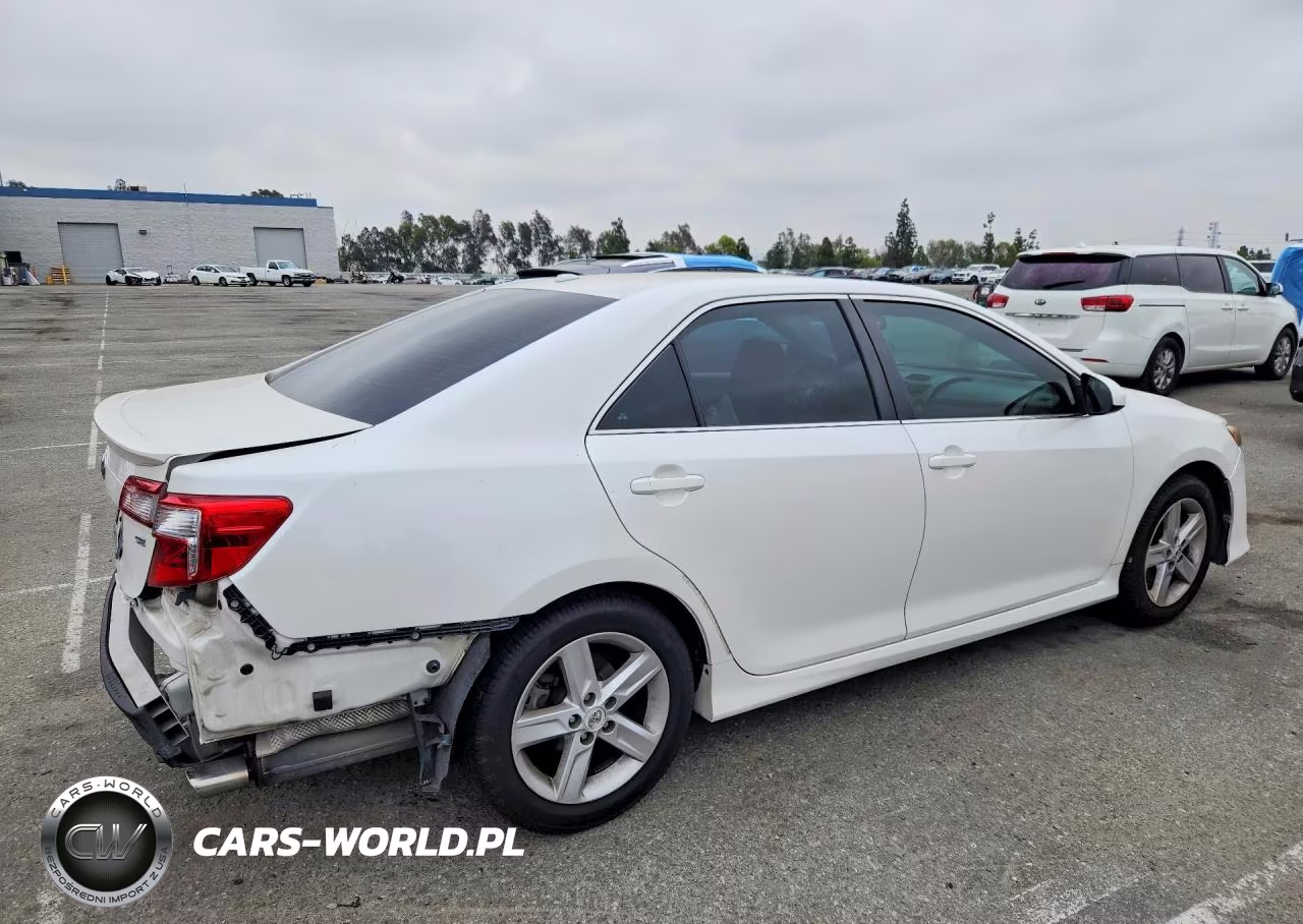 2014 Toyota Camry Se VIN:4T1BF1FK1EU451844 - 3
