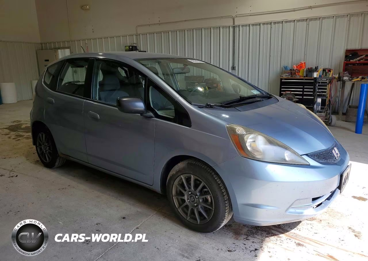 2011 Honda Fit VIN:JHMGE8H37BC012420 - 4