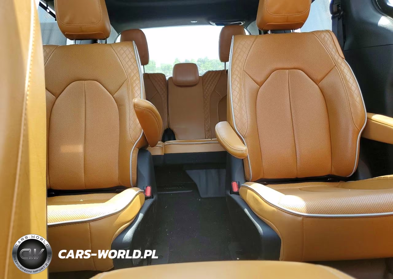 2022 Chrysler Pacifica Hybrid Pinnacle VIN:2C4RC1N70NR209956 - 10