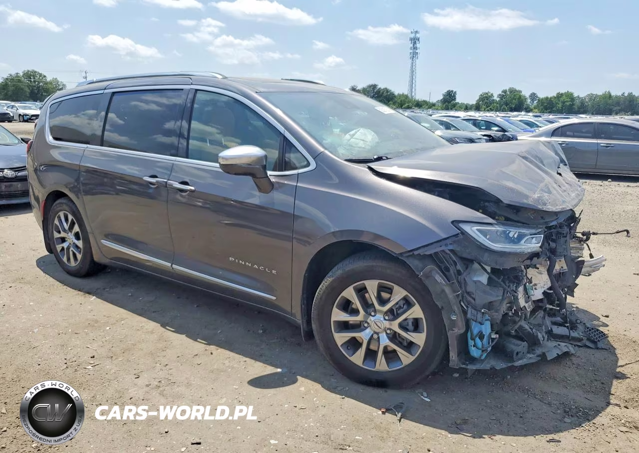 2022 Chrysler Pacifica Hybrid Pinnacle VIN:2C4RC1N70NR209956 - 4