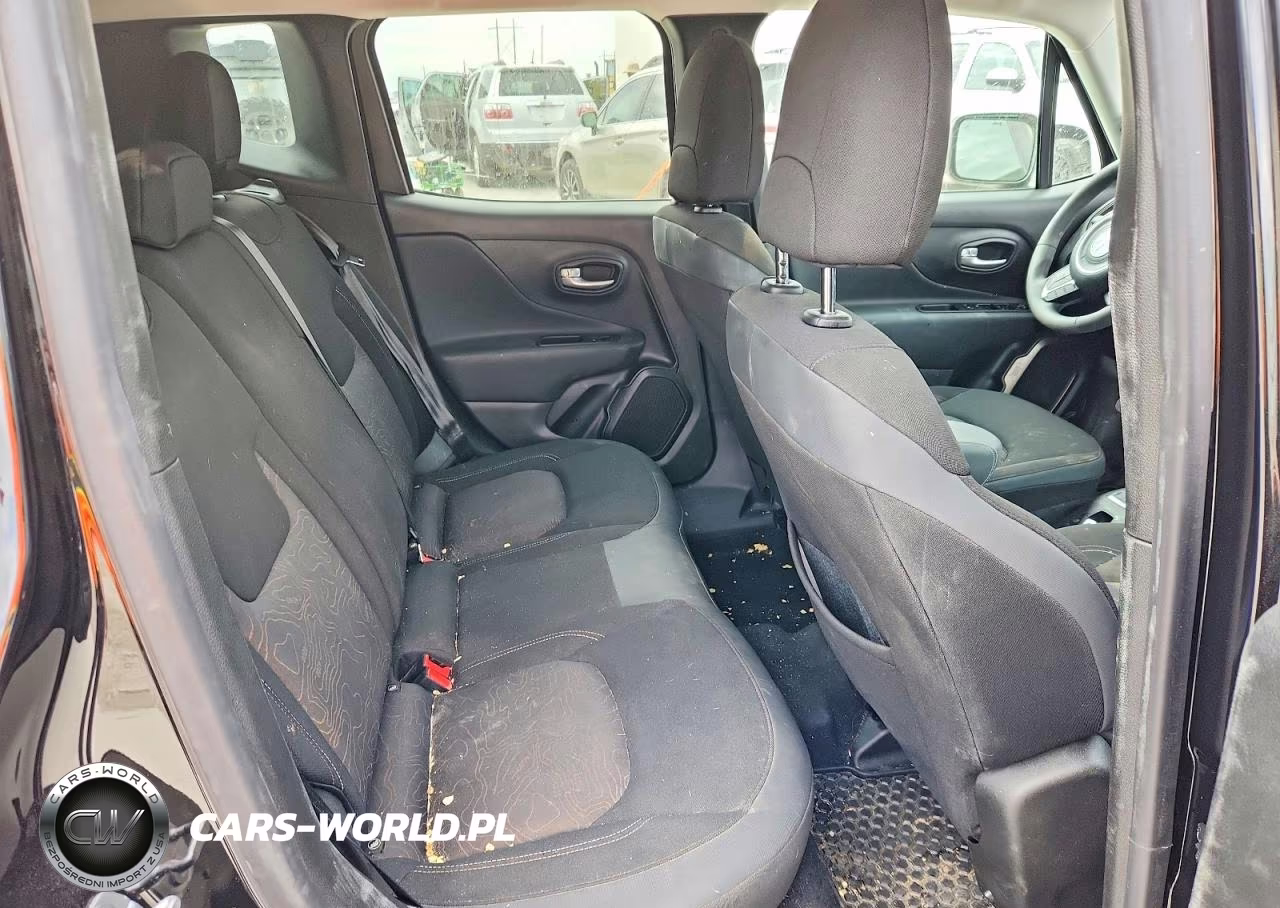 2023 Jeep Renegade Latitude VIN:ZACNJDB19PPP36047 - 10