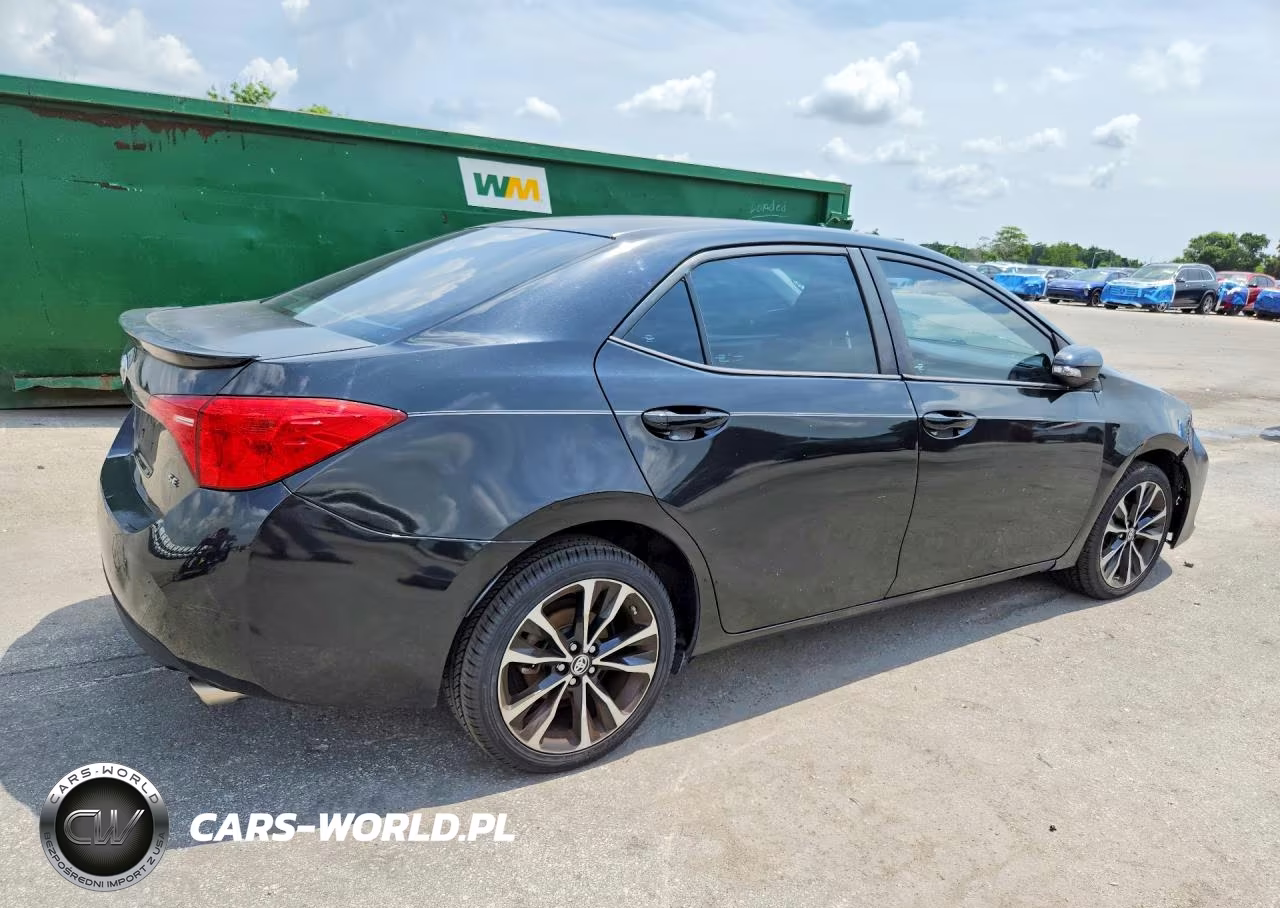 2017 Toyota Corolla Se VIN:2T1BURHE0HC778608 - 3