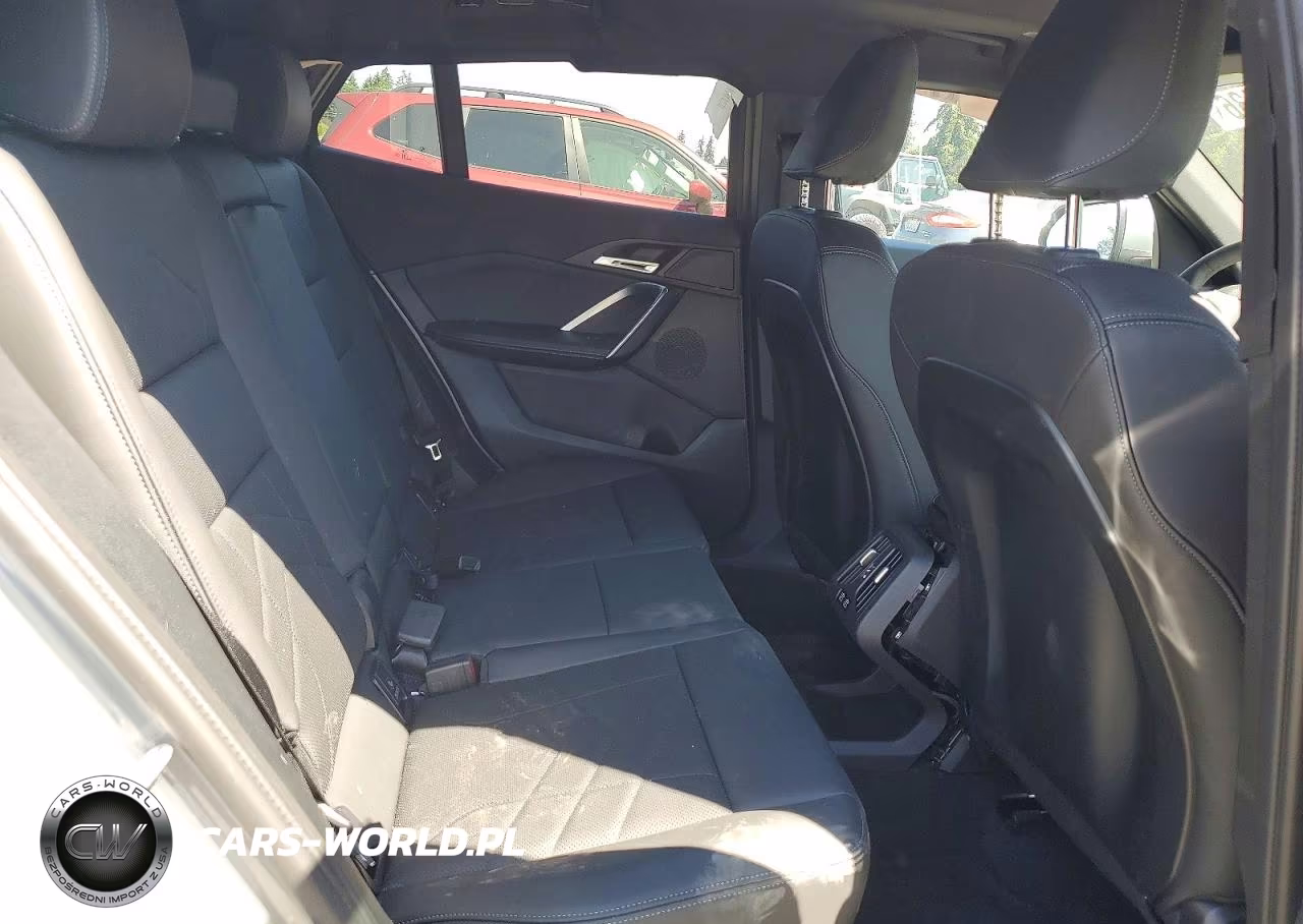 2025 BMW X2 xDrive28I VIN:WBX63GM09S5257574 - 11