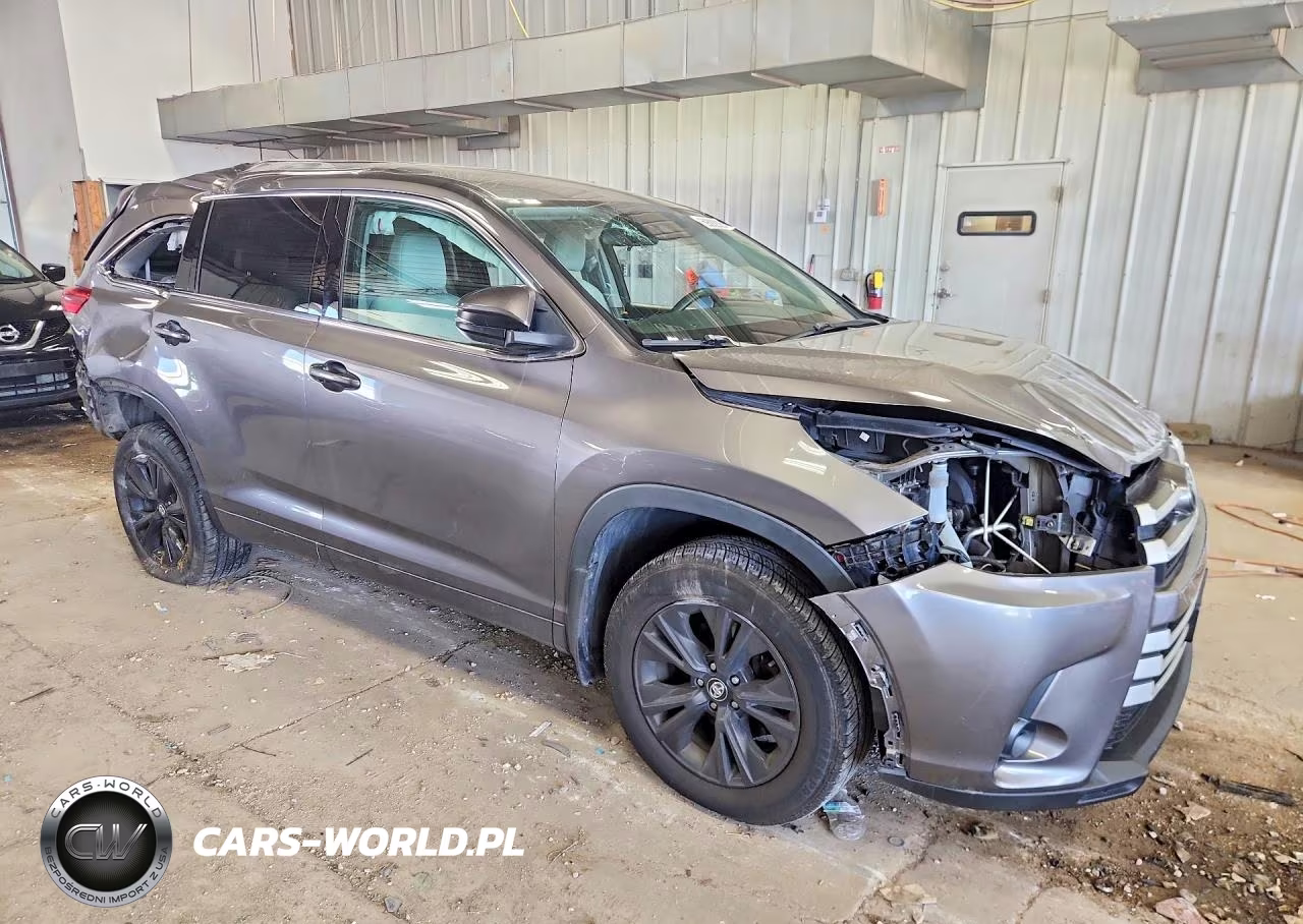 2017 Toyota Highlander Le VIN:5TDBZRFH4HS381182 - 4