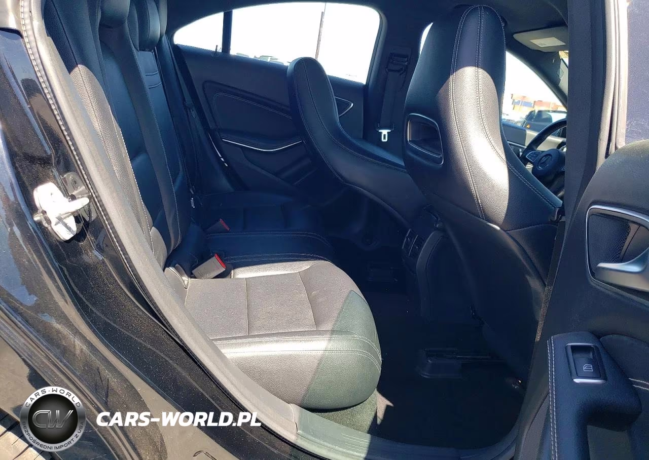 2018 Mercedes-Benz Cla 250 VIN:WDDSJ4EB6JN602144 - 10