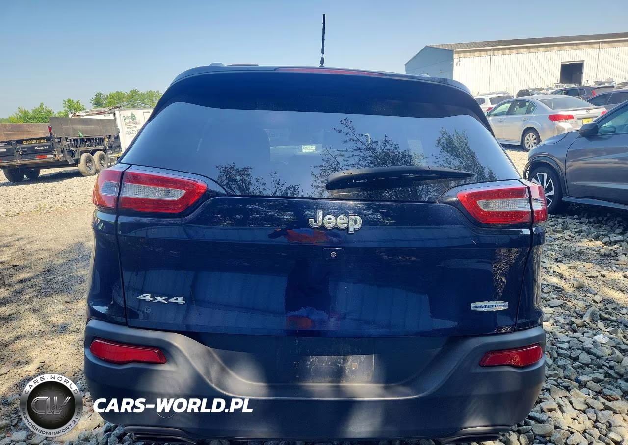 2016 Jeep Cherokee Latitude VIN:1C4PJMCS2GW338622 - 6