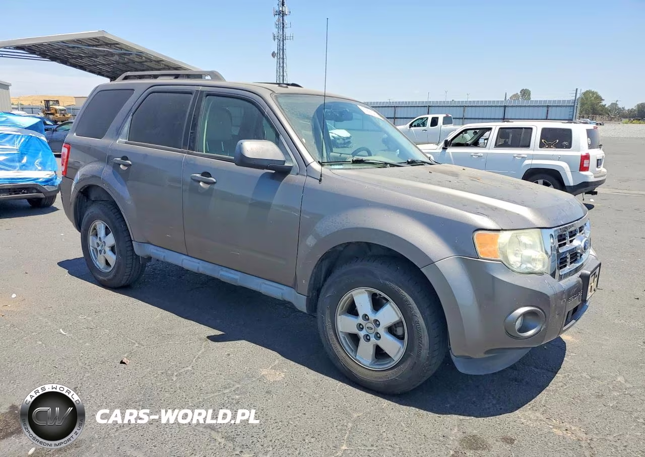2010 Ford Escape Xlt VIN:1FMCU9D76AKC13811 - 4