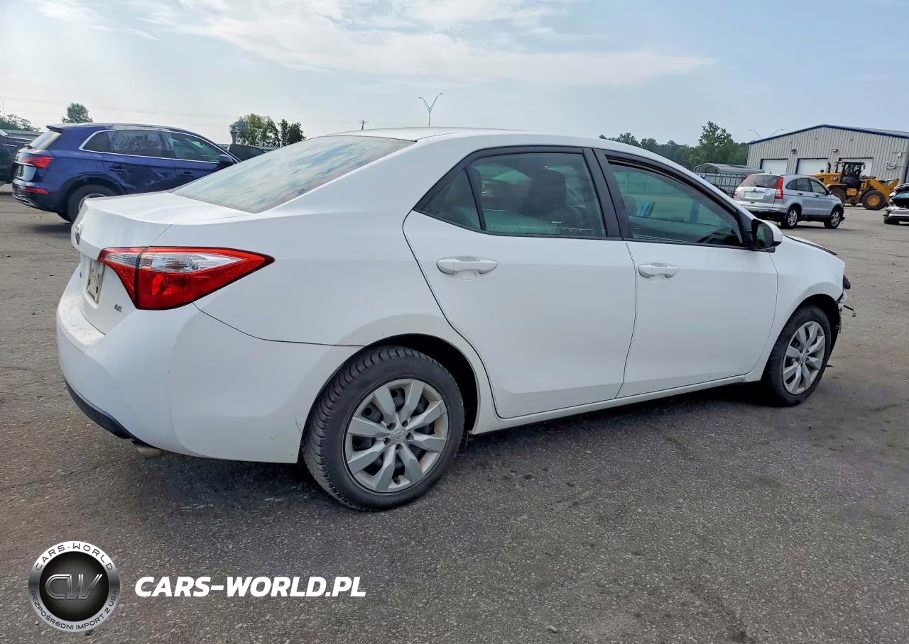 2015 Toyota Corolla Le VIN:2T1BURHE6FC448372 - 3
