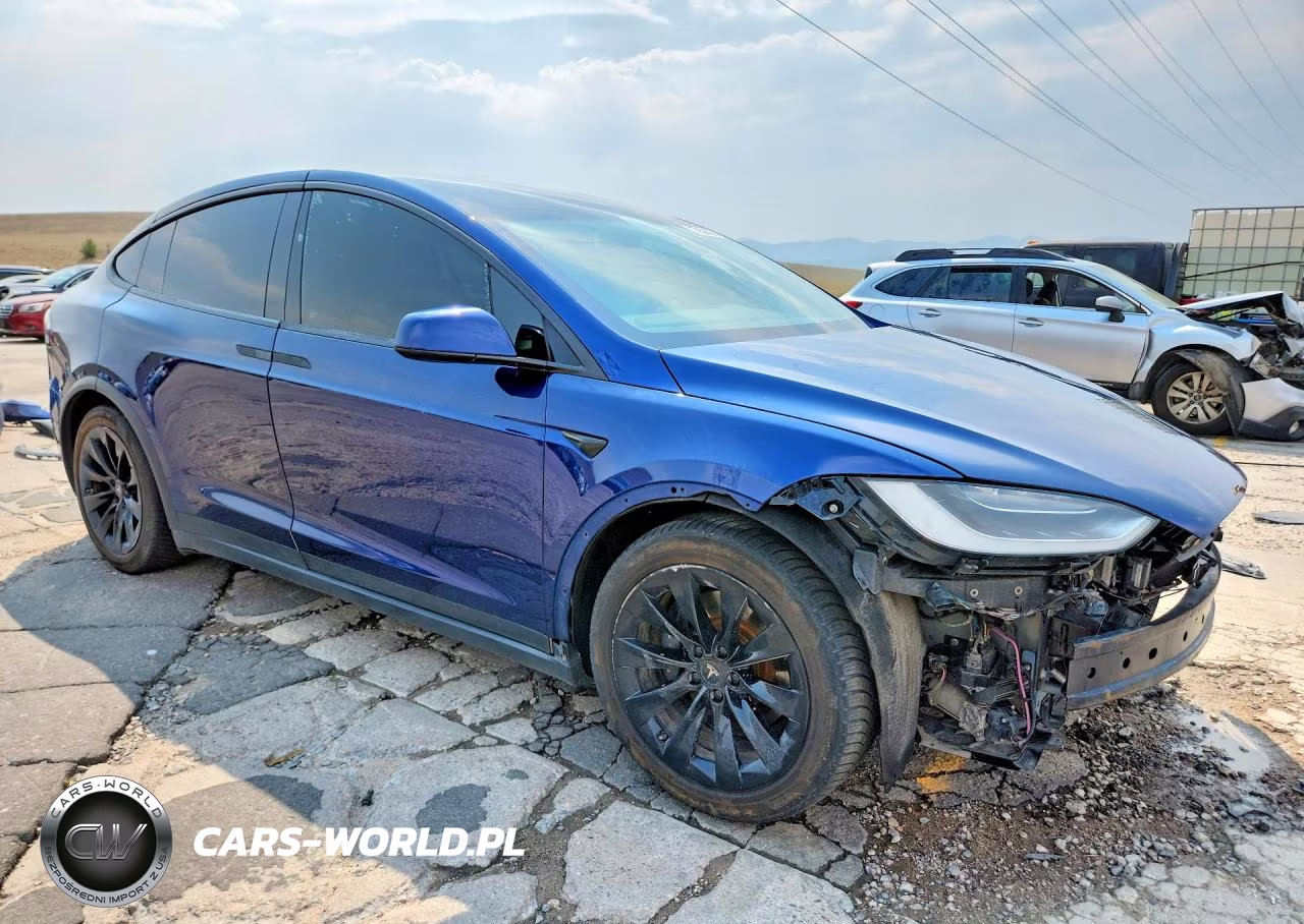 2017 Tesla Model X VIN:5YJXCBE25HF060736 - 4